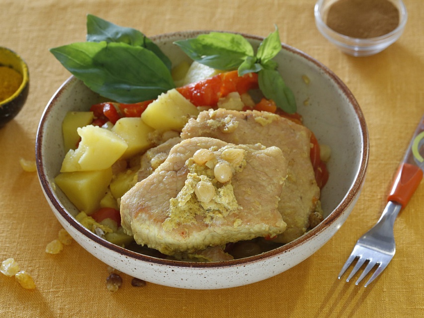 Овощное рагу с курицей в мультиварке